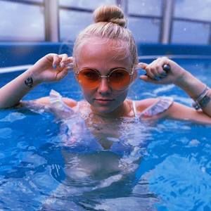 Meet your Posher, Reagan